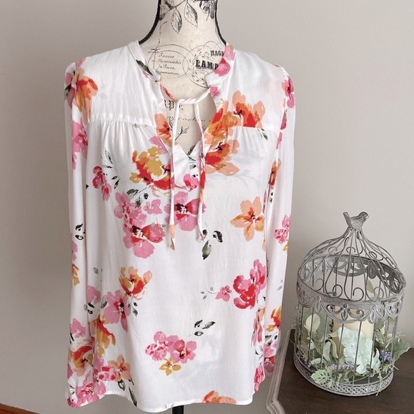 LOFT Tops - LOFT Floral Print Top Tie Front White Size M